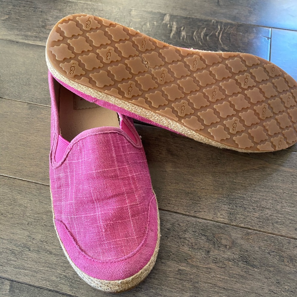 Girls UGGs pink shoes